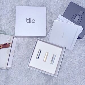 2 pack of Tile locater